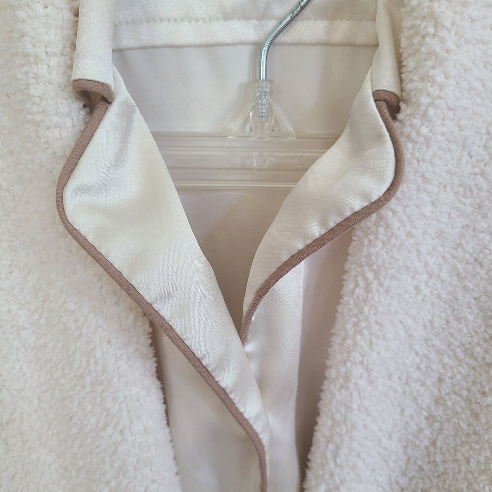Victoria's Secret Vintage Glazed Satin Pajama Set And Coordinating Robe Medium